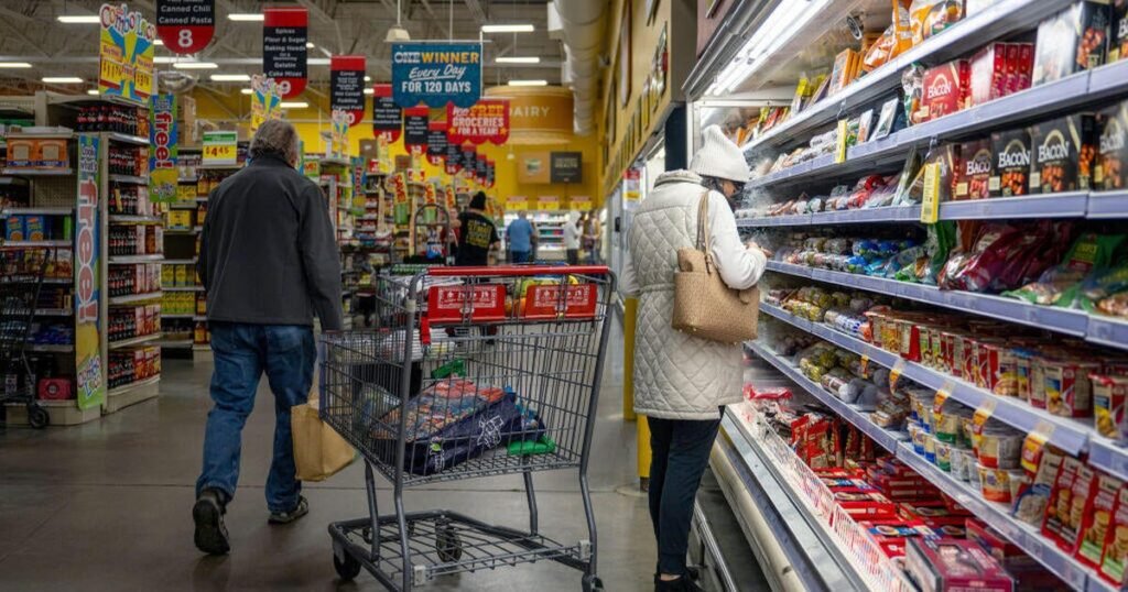 Americans-say-incomes-not-keeping-up-with-inflation-—-CBS.jpg