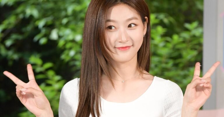 Death-of-young-actor-Kim-Sae-ron-sparks-discussion-about-toxic.jpg