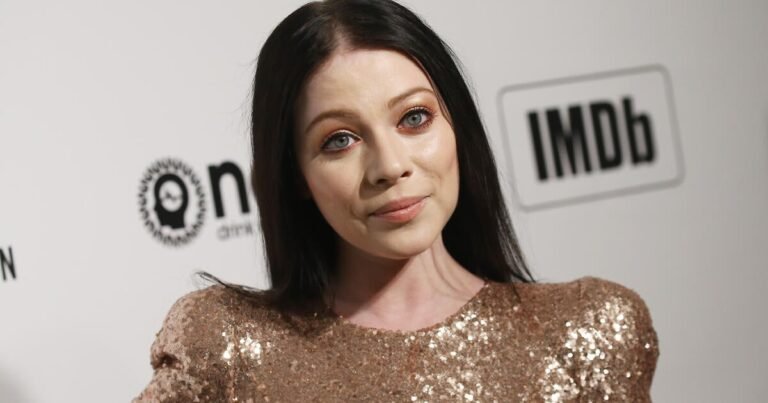 Michelle-Trachtenberg-star-of-Gossip-Girl-and-Buffy-the-Vampire.jpg