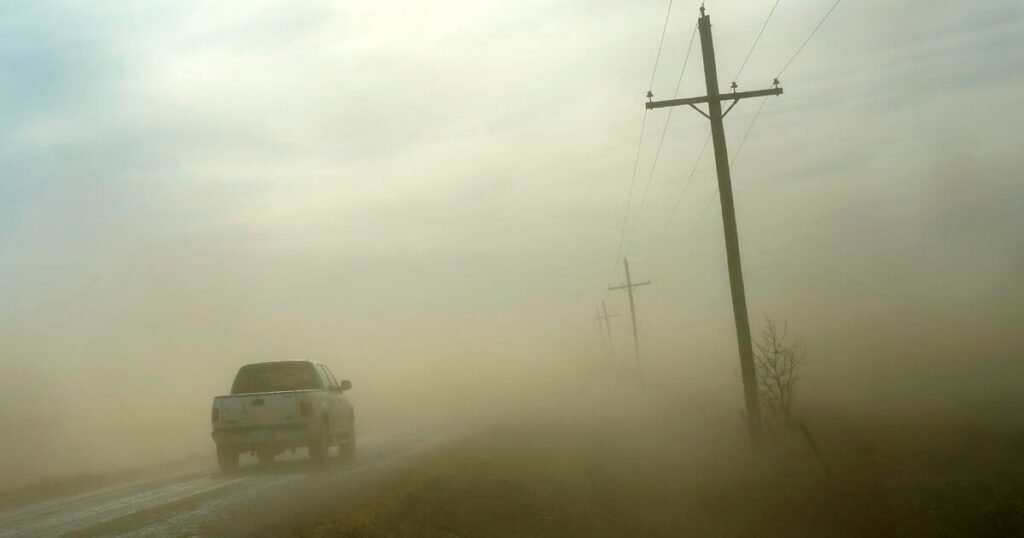 At-least-8-dead-in-Kansas-dust-storm-as-55.jpg