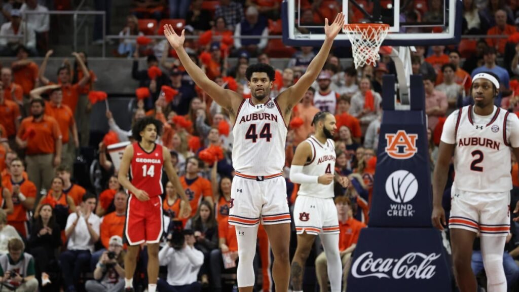 College-basketball-picks-schedule-Predictions-for-Kentucky-vs-Auburn-and.jpg