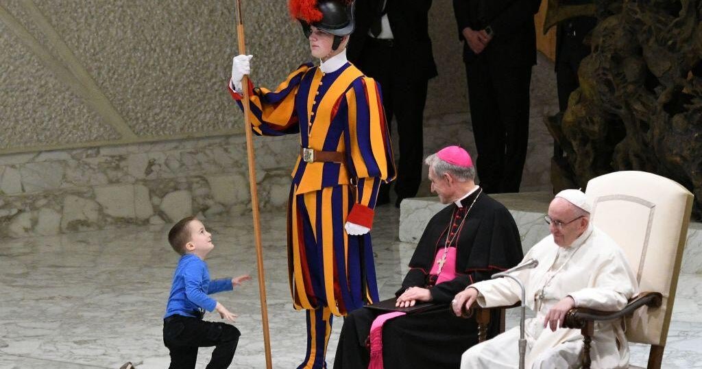 10-of-Pope-Francis-most-heartwarming-and-memorable-moments.jpg