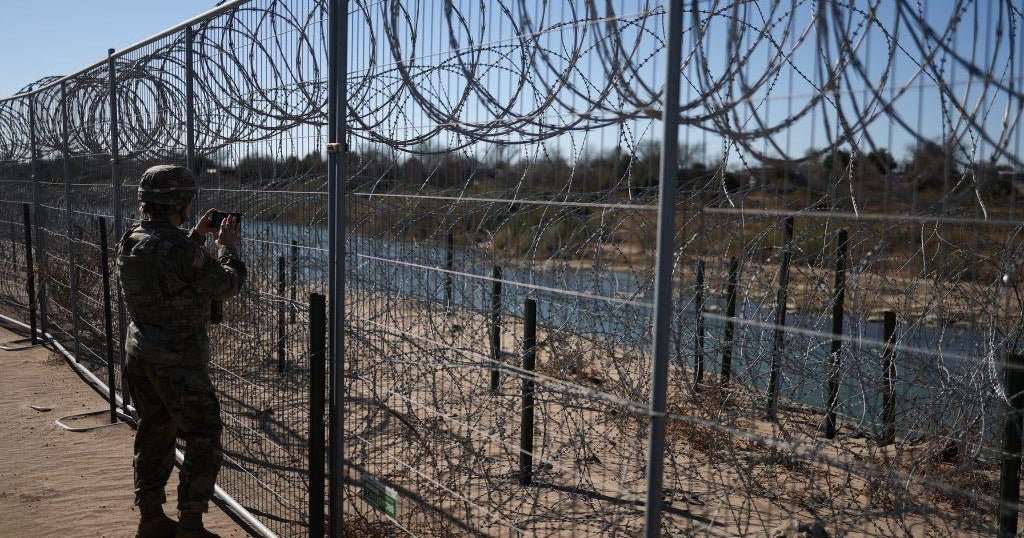 2-Marines-deployed-to-US-southern-border-killed-in-vehicle.jpg