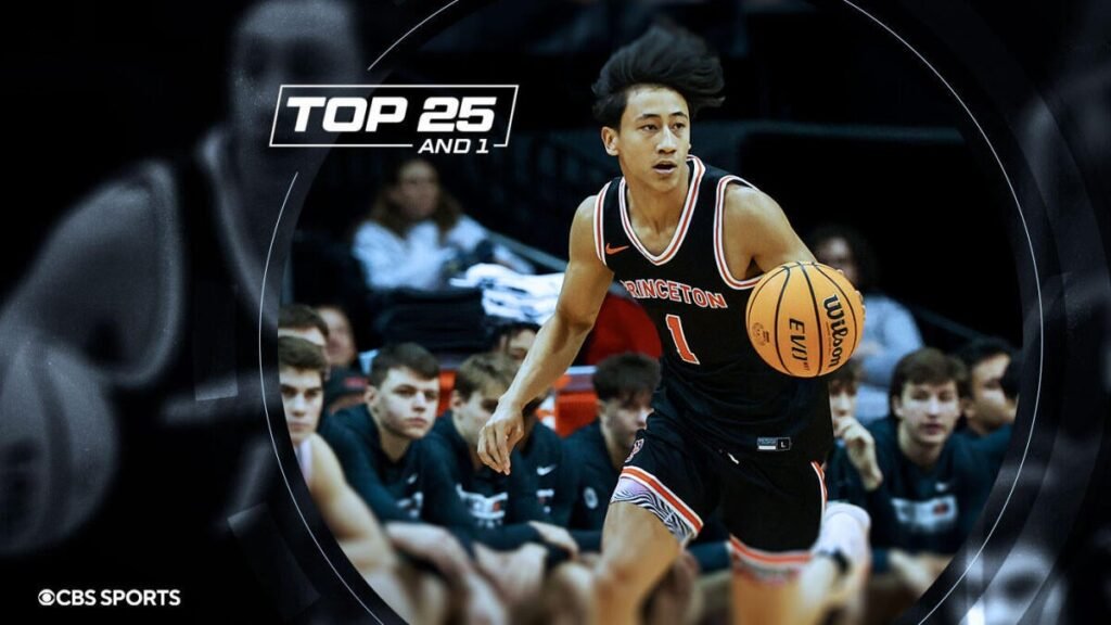 College-basketball-rankings-Florida-into-top-10-as-Xaivian-Lee.jpg