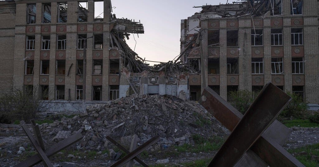 Russia-Ukraine-accuse-each-other-of-breaking-one-day-Easter-ceasefire.jpg