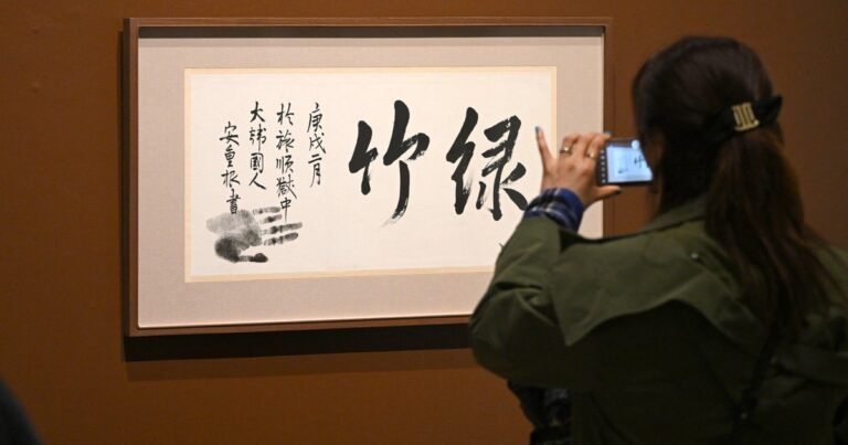Calligraphy-created-by-assassin-while-awaiting-execution-breaking-auction-records.jpg