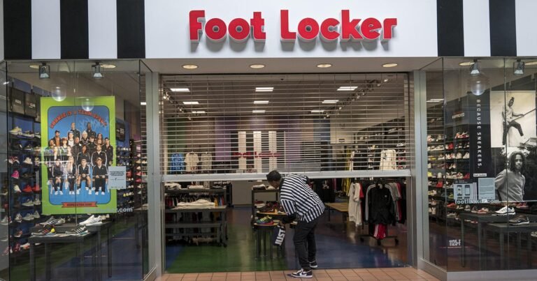 Dicks-Sporting-Goods-to-buy-Foot-Locker-for-24-billion.jpg
