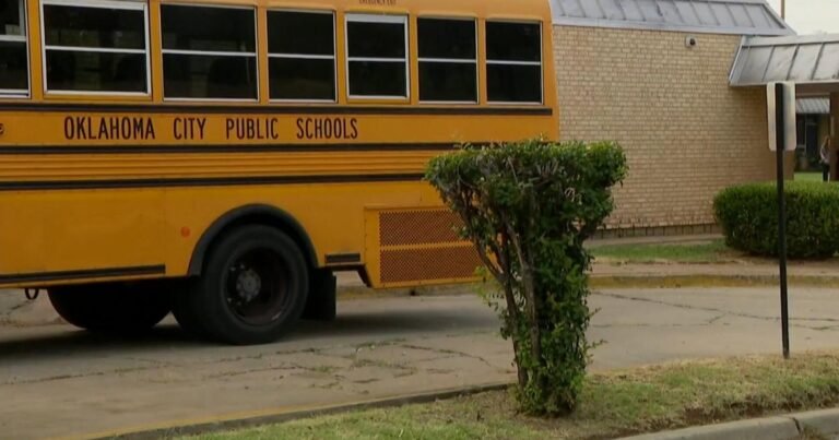 Oklahoma-governor-and-schools-chief-at-odds-over-collecting-students.jpeg
