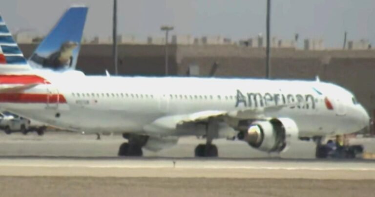 American-Airlines-flight-makes-emergency-landing-as-flames-smoke-shoot.jpg