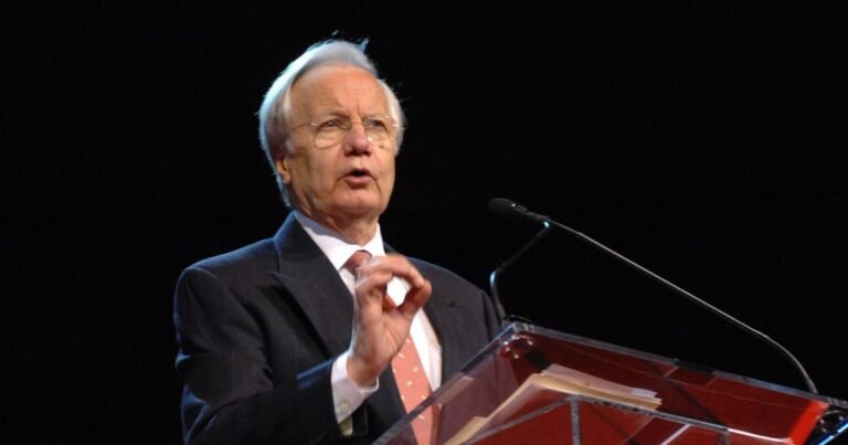 Bill-Moyers-acclaimed-public-affairs-TV-broadcaster-dies-at-91.jpg