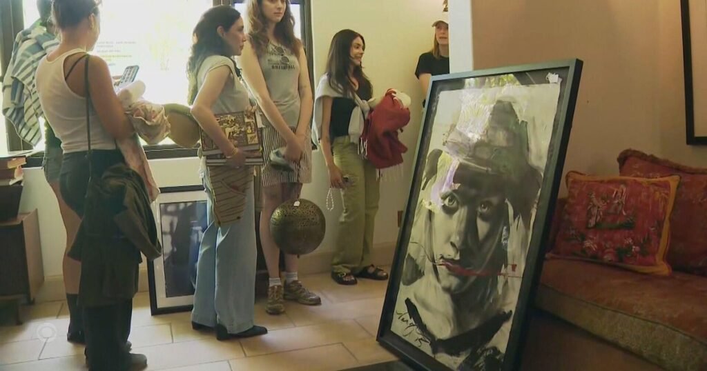 Fans-turn-out-for-estate-sale-at-home-of-Tom.jpg