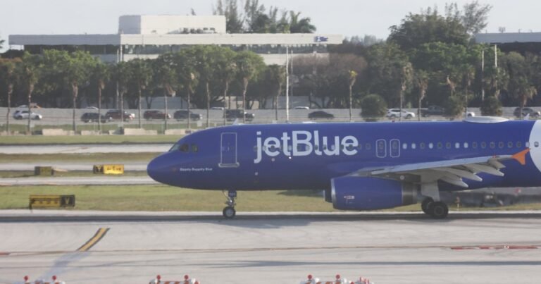 JetBlue-to-end-service-at-Miami-International-Airport.jpg