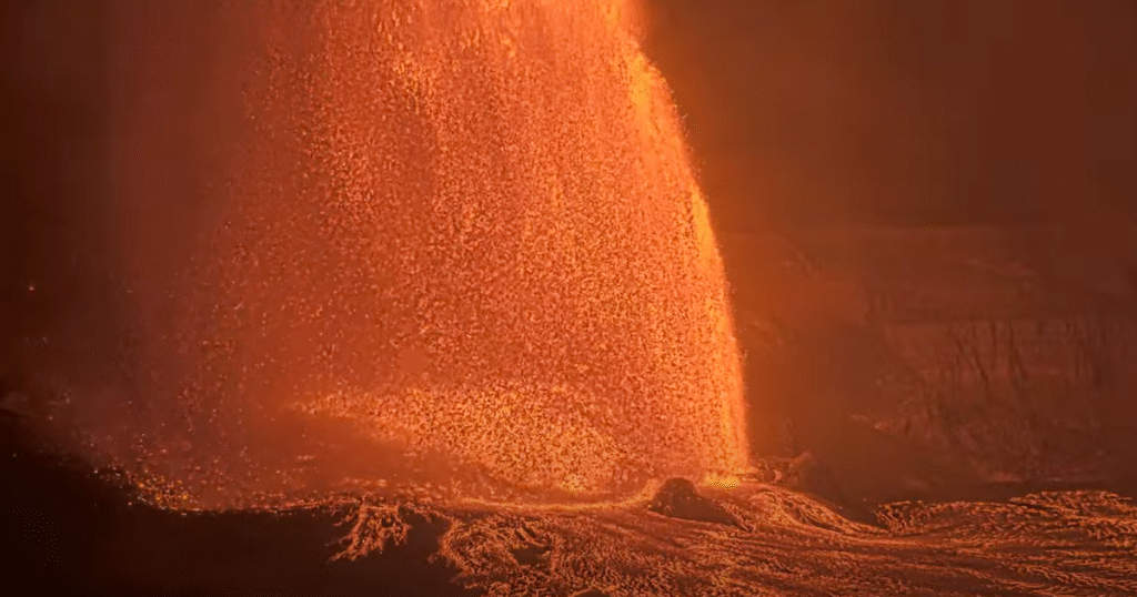 Lava-fountains-over-1000-feet-high-shoot-from-Hawaiis-Kilauea.png
