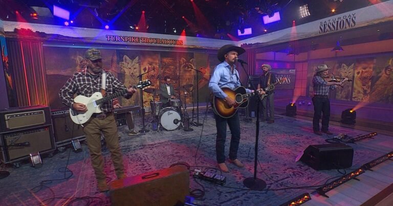 Saturday-Sessions-Turnpike-Troubadours-perform-On-The-Red-River.jpg