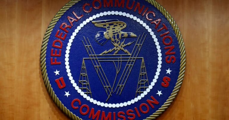 Supreme-Court-upholds-FCC-fund-to-expand-phone-and-internet.jpg