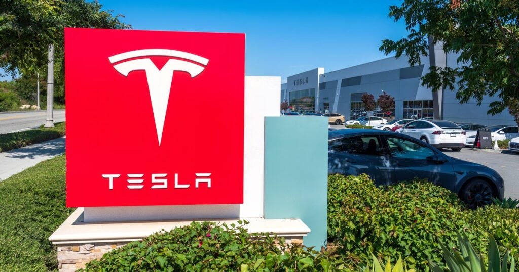 Teslas-robotaxi-service-is-set-to-debut-in-Austin-Texas.jpg