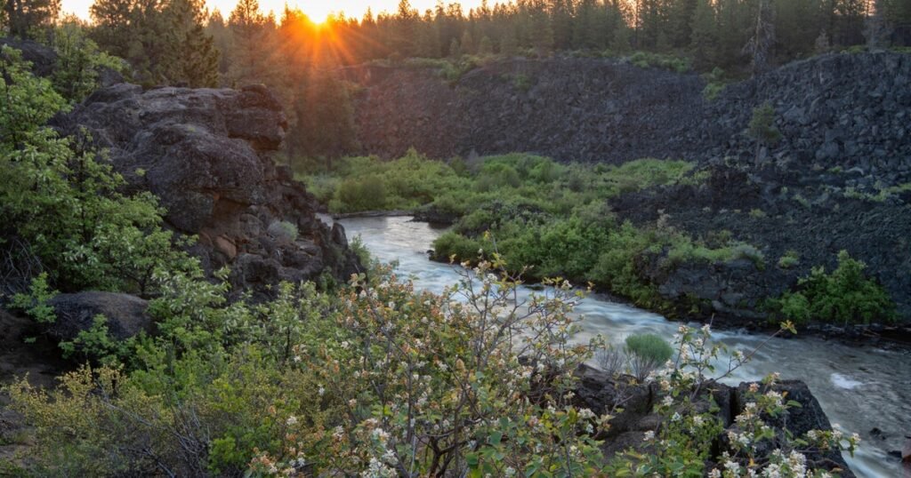 1-dead-2-missing-after-being-swept-down-Oregon-waterfall.jpg