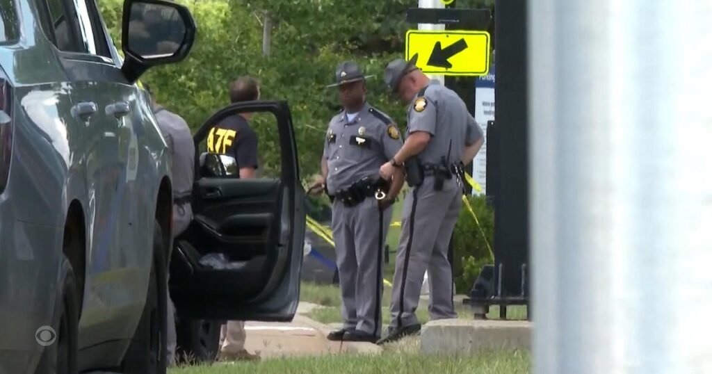 2-killed-in-Kentucky-church-after-gunman-shoots-trooper-and.jpg