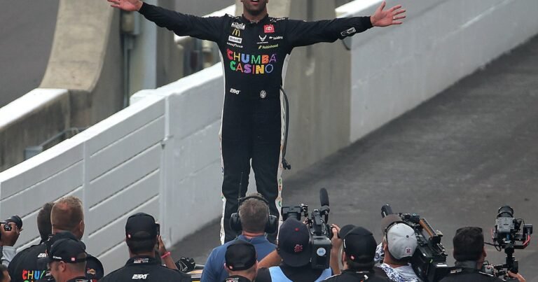 Bubba-Wallace-becomes-first-Black-driver-to-win-on-Indianapolis.jpg