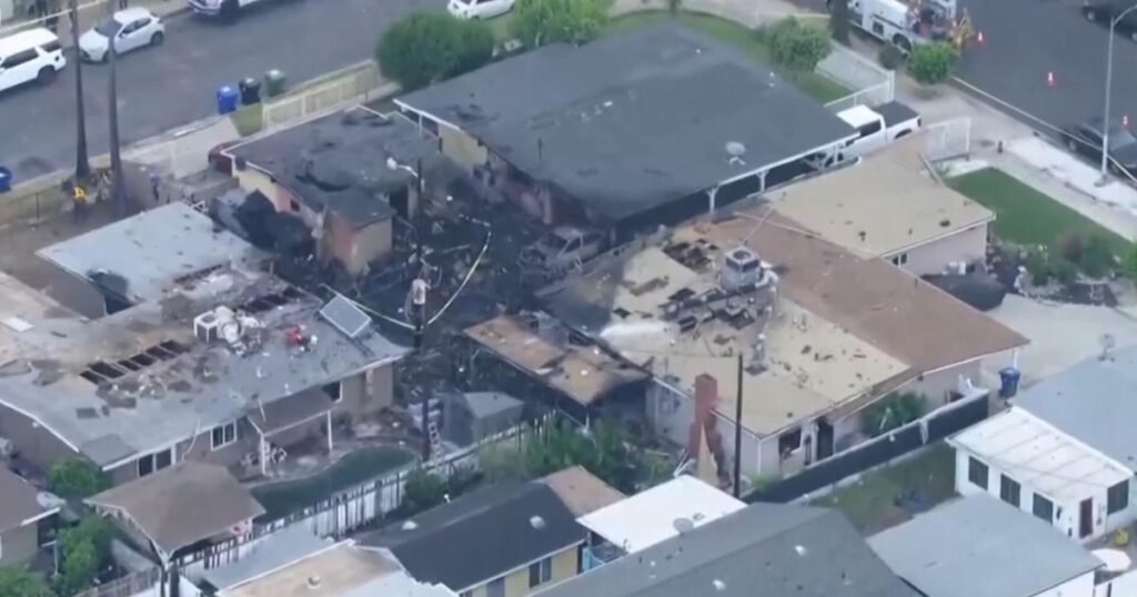 Fireworks-set-4-homes-ablaze-in-Los-Angeles.jpg