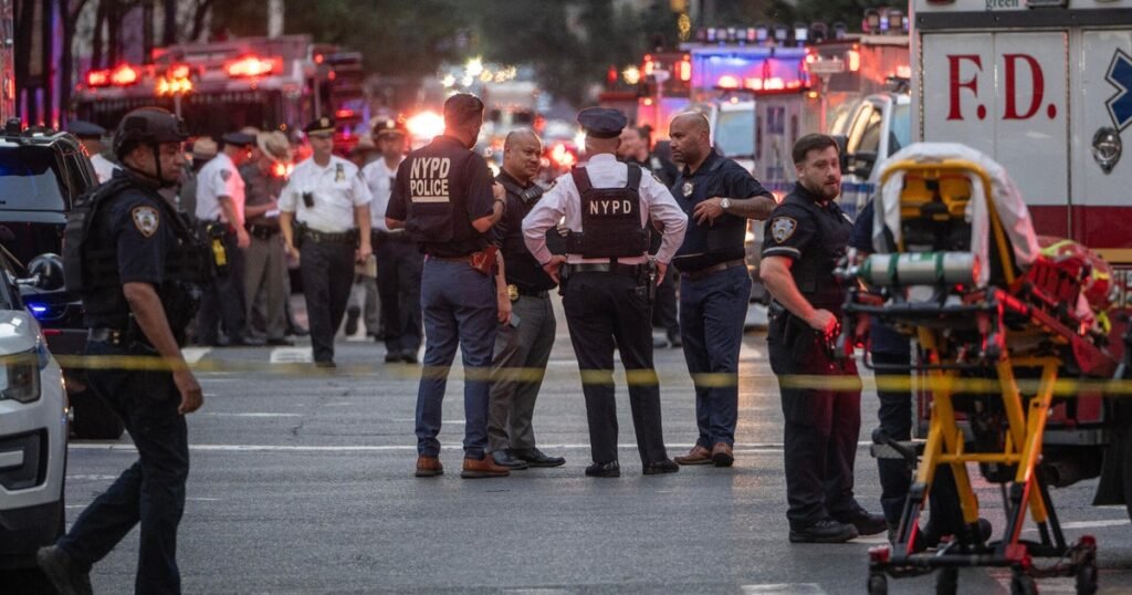 Gunman-in-NYC-office-shooting-left-a-note-and-many.jpg