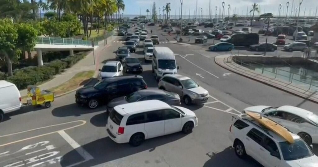 Hawaiis-tsunami-warning-downgraded-to-an-advisory-after-earthquake-in.jpg