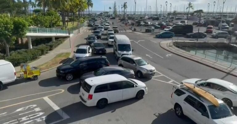 Hawaiis-tsunami-warning-downgraded-to-an-advisory-after-earthquake-in.jpg