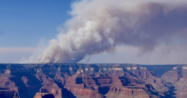 Historic-Grand-Canyon-Lodge-destroyed-by-expanding-fire-as-Canadian.jpg