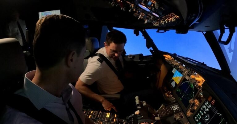 How-pilots-train-for-disruptions-with-air-traffic-control.jpg