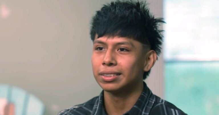 Immigration-agent-told-18-year-old-US-citizen-you-got-no-rights.jpeg