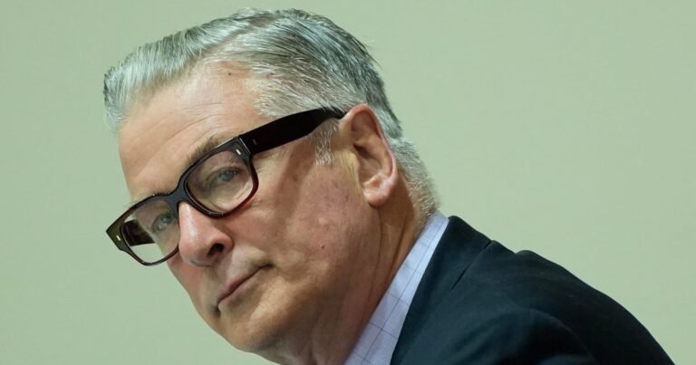 Judge-dismisses-Alec-Baldwins-lawsuit-against-New-Mexico-prosecutors-in.jpg
