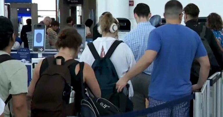 July-4-holiday-week-expected-to-set-record-for-travelers.jpg