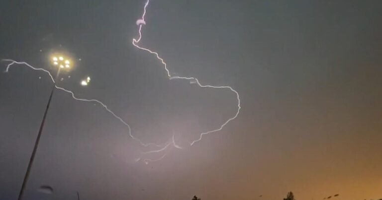 Man-killed-by-lightning-in-New-Jersey-as-climate-change.jpeg