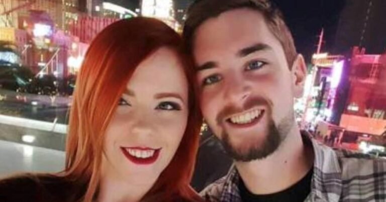 Melissa-Turner-a-cosplay-model-claims-she-stabbed-fiance-Matthew.jpg