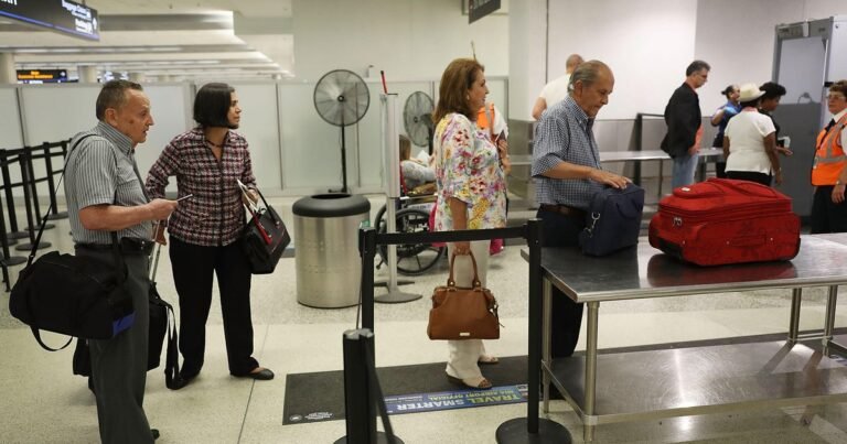 Passengers-at-some-US-airports-no-longer-have-to-remove.jpg