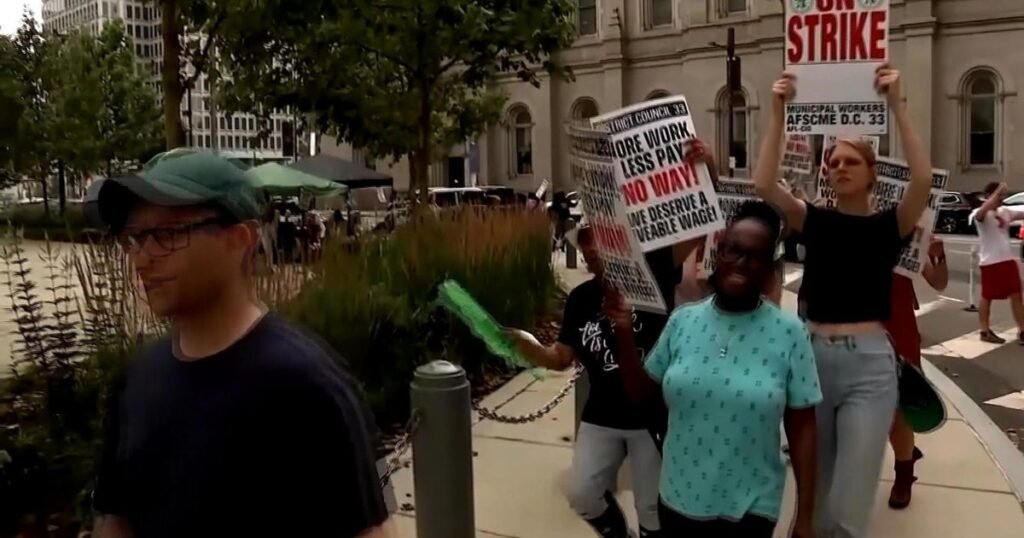 Philadelphia-residents-frustrated-over-city-sanitation-workers-strike-Pay-these.jpg