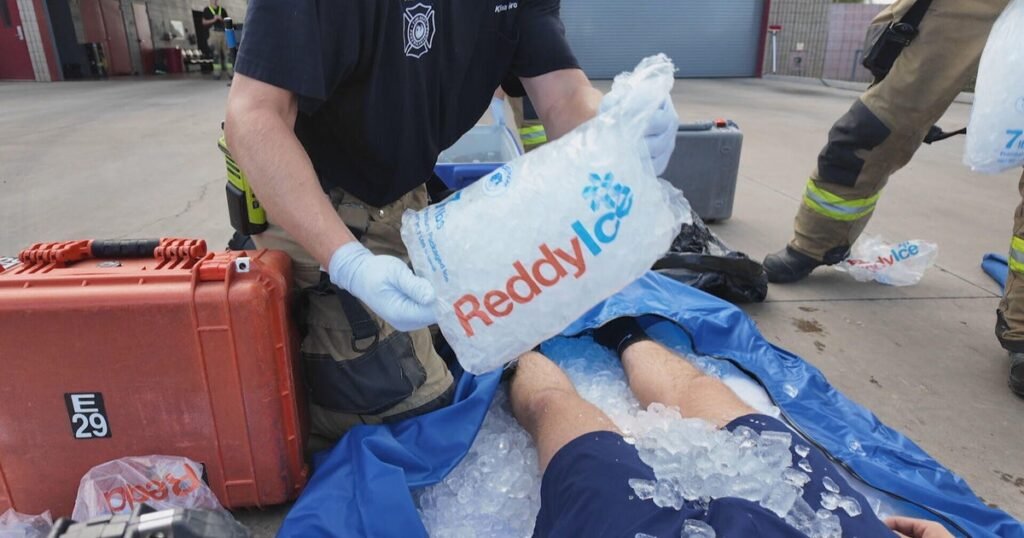Phoenix-firefighters-turn-to-low-tech-solution-to-battle-deadly-heatstroke.jpg