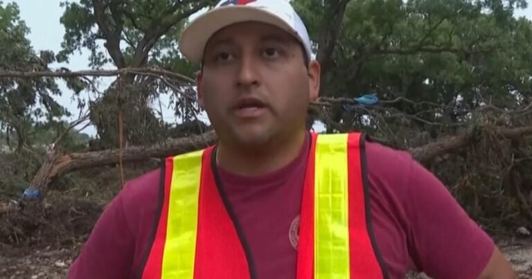Texans-share-stories-of-survival-loss-and-hope-after-floods.jpg