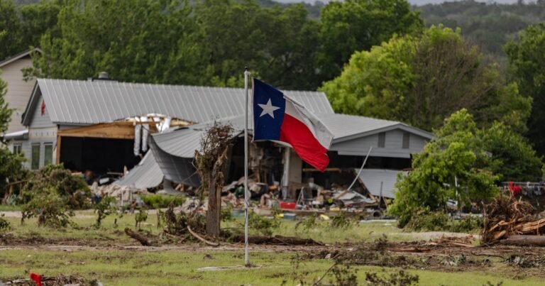 Timeline-shows-when-emergency-alerts-warned-of-Texas-flood-disaster.jpg