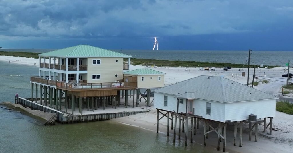 20-years-after-Hurricane-Katrina-a-barrier-island-in-Alabama.jpg