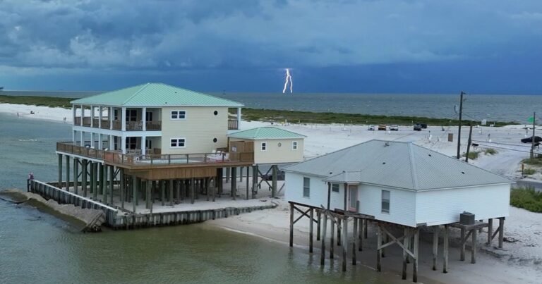 20-years-after-Hurricane-Katrina-a-barrier-island-in-Alabama.jpg