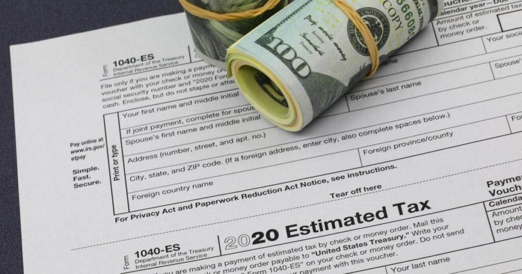 Billionaires-pay-a-lower-tax-rate-than-the-rest-of.jpg