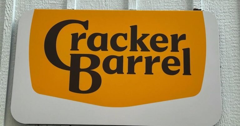 Cracker-Barrel-reverses-decision-and-will-return-to-its-old.jpg