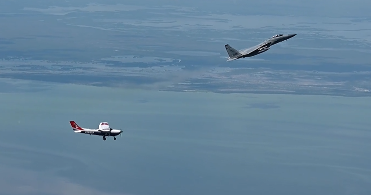 Fighter-jets-scrambled-flares-fired-after-planes-violate-Trump-airspace.png