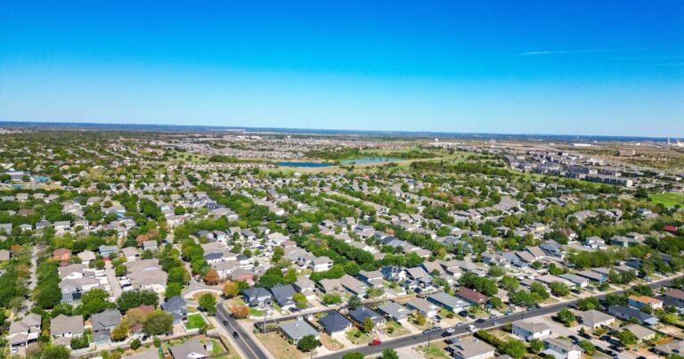 Home-prices-are-dropping-in-some-regions-of-the-US.jpg