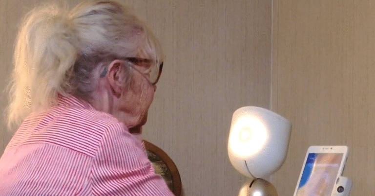 Older-Americans-turning-to-AI-powered-chatbots-for-companionship.png