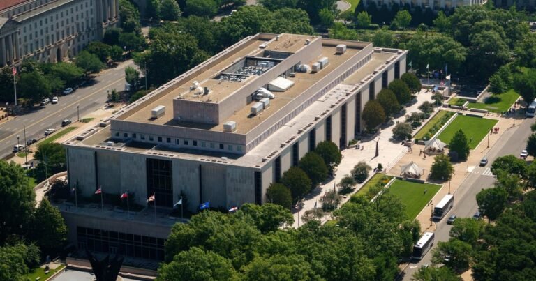 Smithsonian-says-Trump-impeachment-exhibits-will-be-restored.jpg