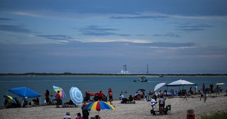SpaceX-prepares-for-Super-Heavy-Starships-10th-test-flight-today-after.jpg