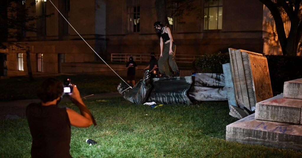 Statue-of-Confederate-General-Albert-Pike-toppled-by-protesters-in.jpg