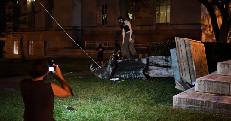 Statue-of-Confederate-General-Albert-Pike-toppled-by-protesters-in.jpg